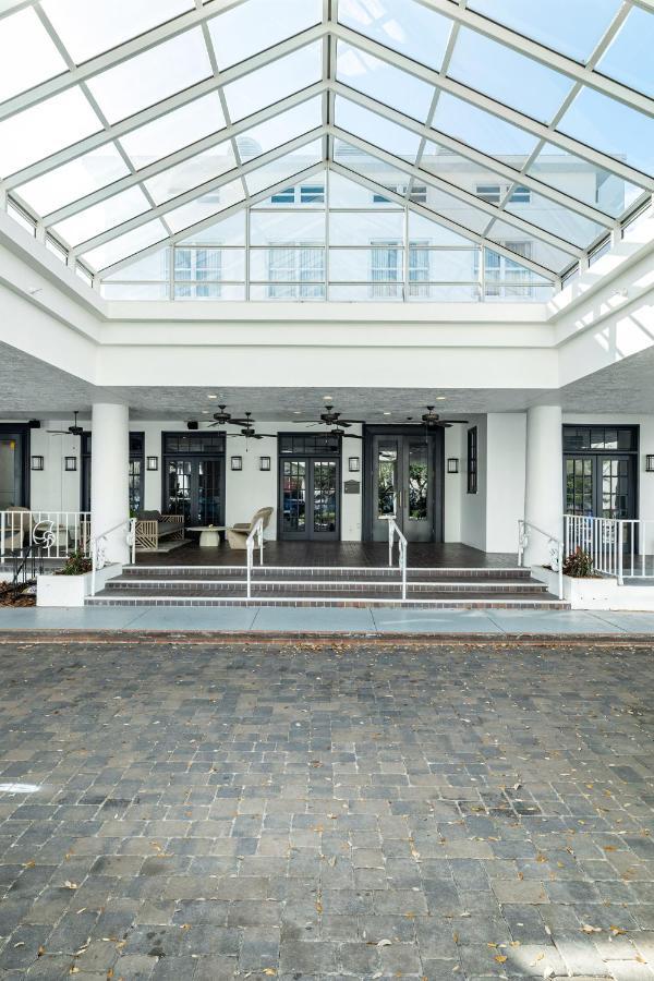 The Exchange Hotel St. Petersburg Exteriér fotografie